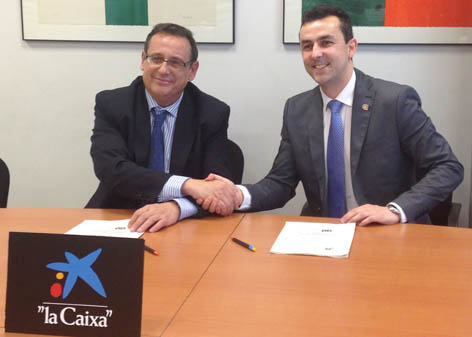 Firma do convenio entre Fernando Suárez e Ignacio Pascual Reparaz